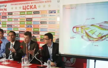  Представянето на проект за нов стадион през 2010 г. при управлението на собствениците на компанията "Титан".