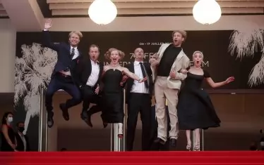 Екипът на руския филм в конкурса "Петрови в грипа", който пристигна без режисьора си Кирил Серебренников - той има забрана за пътуване от властите в Москва.