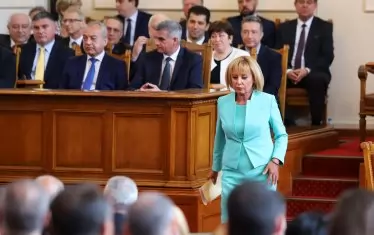 Мая Манолова