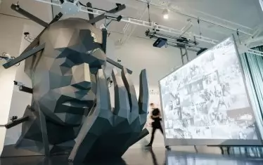  Скулптура от изложбата „Глобалният Берлин“. 