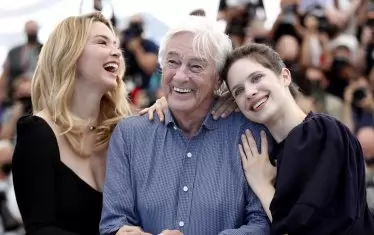 Пол Верховен с актрисите от "Бенедета" - Виржини Ефира и Дафне Патакиа.