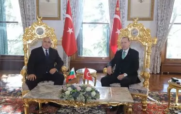  Когато Борисов правеше от името на България услуги на Ердоган, имаше стол и за него в Анкара - и то какъв!