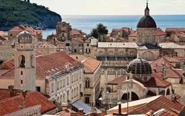  Старият град - всичко това е истинско, а не кинобутафория.