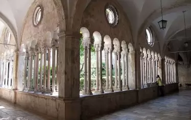  Кралско спокойствие - заради пандемията можете сами да съзерцавате тази красота.