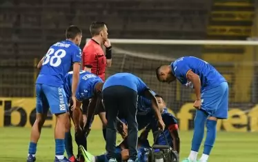 С контузията на капитана Радослав Цонев лъсна основното слабо място в отбора на "Левски".