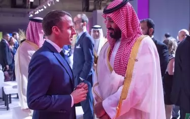 Френският президент Еманюел Макрон и саудитският престолонаследник принц Мохамед бин Салман на срещата на G20 в Буенос Айрес през ноември 2018 г. 