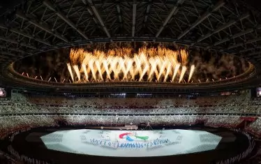 Фойерверки озариха нощното небе на японската столица