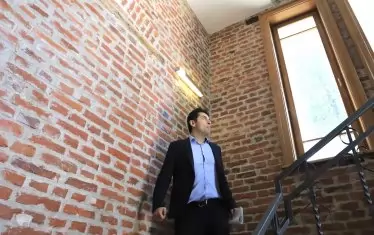 Икономиката се оказа тясна за Кирил Петков. Тези дни той разгледа сградата на софийски арсенал, чийто първи етаж от 10 години се ползва за музей. Заедно с Велислав Минеков представиха грандиозната идея да превърнат в музей и втория и третия етаж.