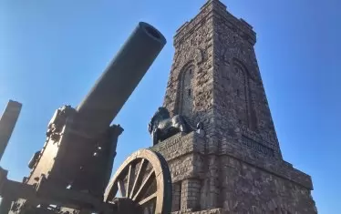  Лъвът на скулптора Кирил Шиваров. 