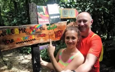 Дари и Дани в началото на приключението си в Коста Рика.