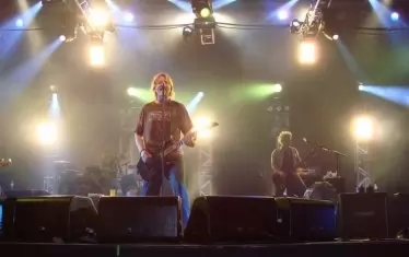 "Офспринг" изхвърлиха барабаниста си заради отказ да се ваксинира