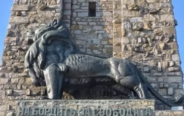   Лъвът на скулптора Кирил Шиваров. 