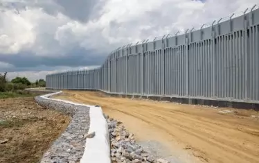 Гърция построи напълно стената на границата с Турция