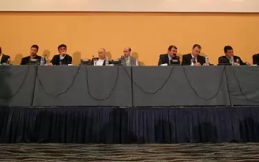  17 януари 2005 г. - т.нар. "златно поколение" се събра и представи Борислав Михайлов като кандидатът, който да смени Иван Славков и да внесе коренна промяна в българския футбол.