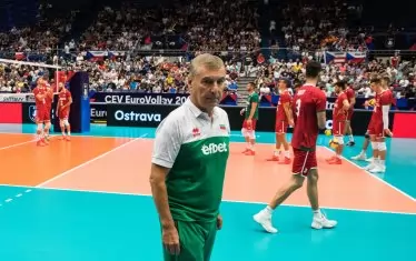 Селекционерът Силвано Пранди не направи промени в стартовата шесторка: Георги Сеганов, Цветан Соколов, Мартин Атанасов, Тодор Скримов, Алекс Грозданов и Светослав Гоцев с либеро Владислав Иванов.