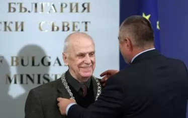 Христо Ганев получава държавната награда "Св. Паисий Хилендарски" на 15 ноември 2011 г.