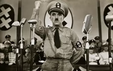 Въпреки, че във „Великият диктатор” Чарли Чаплин имитира Хитлер, филмът поне засега,  не е отменен в САЩ.