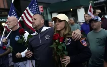 Близки на жертвите и оцелели в атентатите се срещат днес във възпоменателни церемонии на трите места, където на 11 септември 2001 г. бяха извършени атентати.