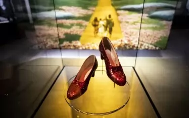 Един от магическите моменти в историята на киното - рубинените пантофки на Дороти от "Магьосникът от Оз".