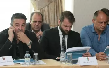 При трансформирането на А група в Първа лига през 2016 г. остана впечатление, че това се прави, за да се трасира преобразуването на "Литекс" в "ЦСКА-София", при това със съдействието и на БФС.