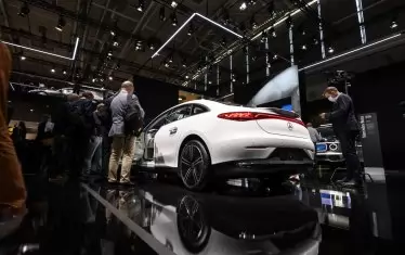  Електрическите модели на Mercedes-Benz предизвикаха силен интерес на изложението.