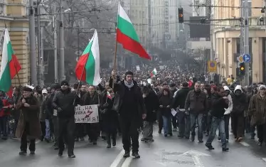  Февруари 2013 - протест срещи високите цени на тока.  Вече се появиха прогнози, че скъпотията може да изкара хората по улиците и през идващата зима..  