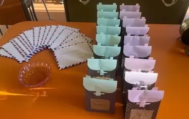 Ръчно изработени мини раници с малко бурканче със семенца - идея от г-жа  Радослава Георгиева за всяко дете.