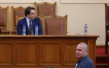 Дори коалиционното споразумение за управление не накара Асен Василев и Тошко Йорданов да спрат да се съдят.