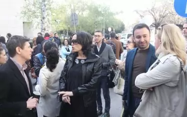 4 април 2014 г. Журналисти се събраха пред сградата на МВР в подкрепа на Генка, след като колата й бе опожарена за втори път. И досега не е ясно кой е извършителят на посегателството.