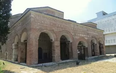  Бившата Ески джамия бе реставрирана и превърната в Музей на религиите.