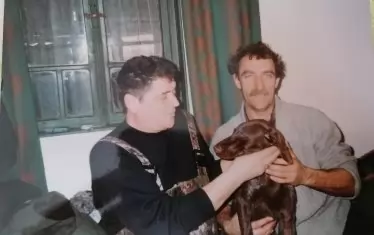 Със Сашо Цветков (вдясно), станал литературен прототип