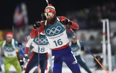 33-годишният руснак от Красноярск Тимофей Лапшин вече е биатлонист на Южна Корея, но 1-годишното му допинг наказание е за 2013 г., когато бе в "сборная".