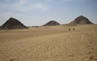  Абусир, част от некропола на древната столица Мемфис. 