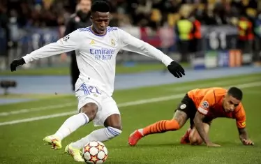 Бразилският феномен в атаката на "Реал" Винисиус Жуниор е оставил противников футболист зад гърба си на тревата при изразителната победа на мадридчани като гости на "Шахтьор".