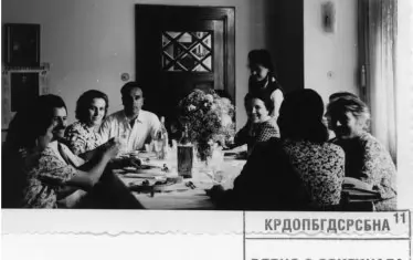 Стефан Богданов (в дъното, в средата) като началник на отделение „Б“ (контраразузнаването) на ДС на семейно събиране с министъра на вътрешните работи Антон Югов (вляво), около 1947 г.