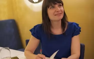 Виктория, която броди по дирите на думите