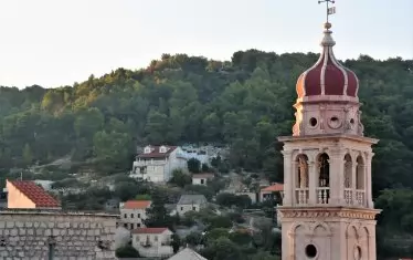 Камбанарията в Пучишча.