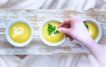 Когато варите картофите за  крем супата, всъщност приготвяте и чудодейна отвара за кожата и косата. 