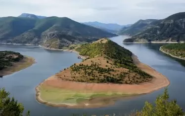 Из кърджалийските меандри, скални феномени и мостове