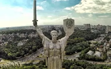 В Киев предлагат да сменят пола на "Родината-майка"