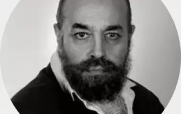  Художникът Кирил Милер