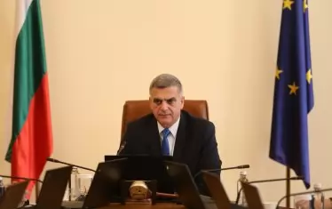 Стефан Янев призова политиците да не се занимават с активни мероприятия.