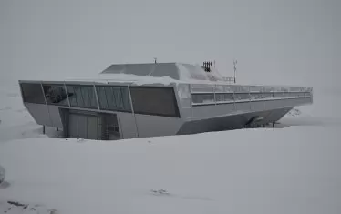 Полярните изследвания са важни за Индия (това е нейната база Бхарати), тъй като помагат за прогнозиране на мусонните сезони.