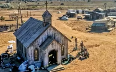 Дървената църква в ранчото Bonanza Creek, къдено става нещастието.