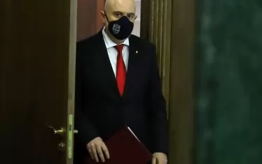  Фактическият външен министър на България Иван Гешев остана зад вратата на преговорите.