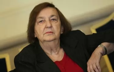 Почина Нора Ананиева  