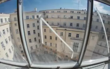  Да те викнат за обяснение в някой от тези кабинети на Партийния дом не е било за добро.