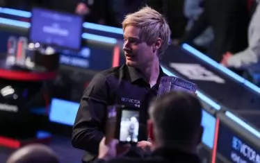 Шампионът и купата бяха обект на продължителна фотосесия в зала "Маршал Арина".