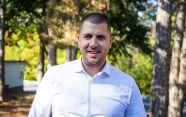 Александър Николов, син на Богдан Николов, чиято кариера започна като съдебен помощник в Софийския градски съд по времето, когато председател на съда беше Георги Колев, а случайни хора рядко ставаха помощници.