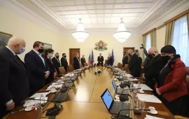 Заседанието на Министерския съвет днес започна с минута мълчание.